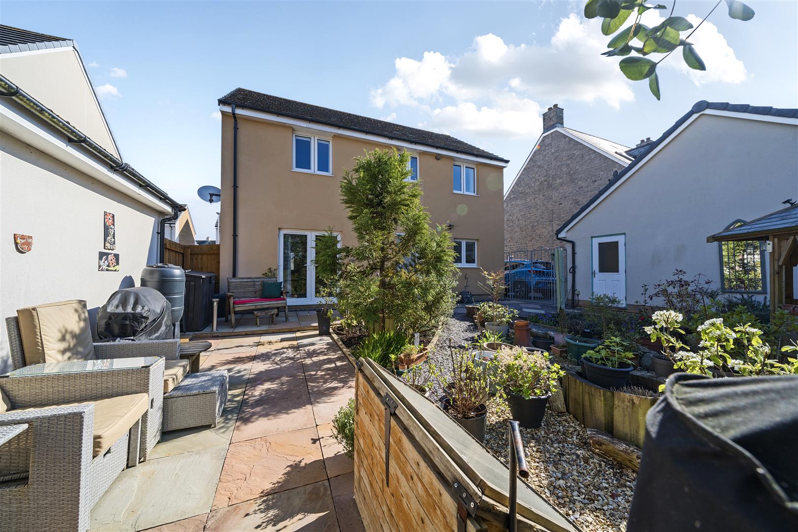 Rhes Brickyard Row, Machynys, SA15 2DZ